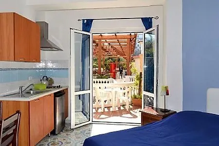 Sleeps 3 Air Con Sorrento