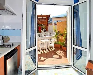 Apartment Sleeps 3 Air Con *