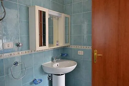 Sleeps 3 Air Con Apartment Sorrento