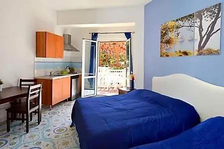 Sleeps 3 Air Con