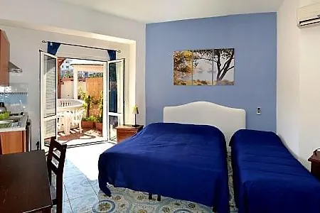 Apartment Sleeps 3 Air Con Sorrento